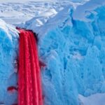 অ্যান্টার্কটিকার ‘ব্লাড ফলস’ (Blood Falls)